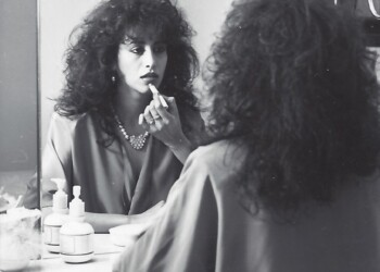 Ofra Haza in front of the mirror, 1986