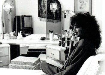 Ofra Haza - Rare Bedroom Photoshoot, 1986