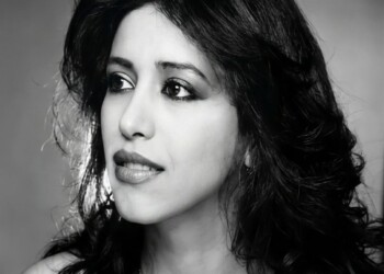 עפרה חזה, פיתויים, 1982