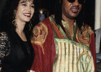 עפרה חזה עם סטיבי וונדר