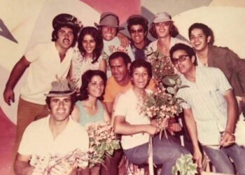 עפרה חזה עם סדנת תיאטרון שכונת התקווה