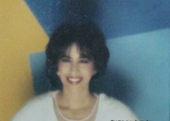 עפרה חזה בצילומים לאלבום "אדמה"