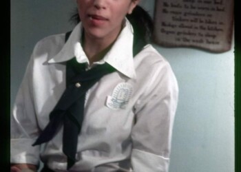 עפרה חזה בצילומי הסרט "שלאגר" 1979