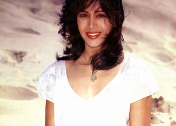 פוסטר של עפרה חזה