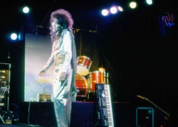 עפרה חזה בצילומי הקלטת "פנטזיה", 1986