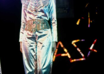 עפרה חזה בצילומי הקלטת "פנטזיה", 1986