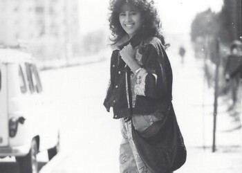 עפרה חזה יוצאת לרחוב, 1986