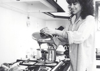 עפרה חזה מבשלת, 1986