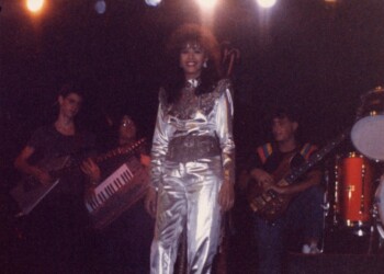 עפרה חזה בצילומי הקלטת "פנטזיה", 1986