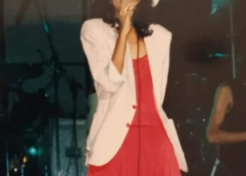 עפרה חזה על הבמה, 1986