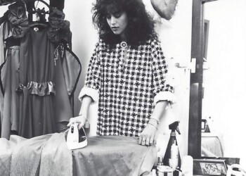 עפרה חזה מגהצת, 1986