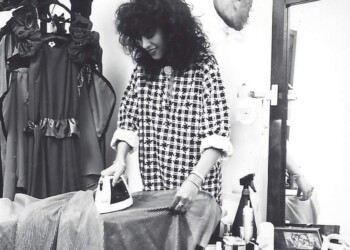 עפרה חזה מגהצת, 1986