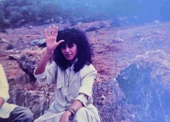 עפרה חזה בצילומי האלבום "שירי מולדת ג'", 1987