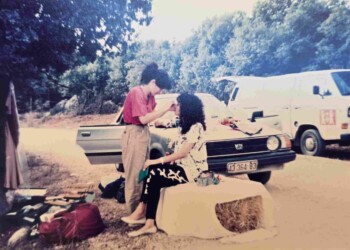 עפרה חזה בצילומי האלבום "שירי מולדת ג'", 1987