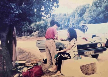 עפרה חזה בצילומי האלבום "שירי מולדת ג'", 1987