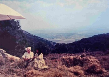 עפרה חזה בצילומי האלבום "שירי מולדת ג'", 1987