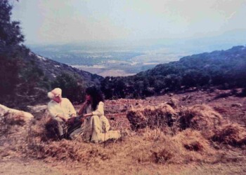 עפרה חזה בצילומי האלבום "שירי מולדת ג'", 1987