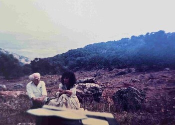 עפרה חזה בצילומי האלבום "שירי מולדת ג'", 1987