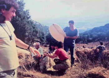 עפרה חזה בצילומי האלבום "שירי מולדת ג'", 1987